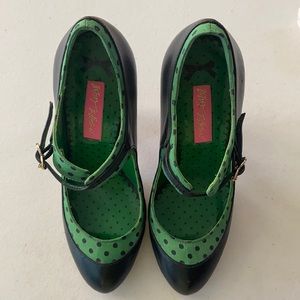 Betsy Johnson Vero Cuoio 4in Heels